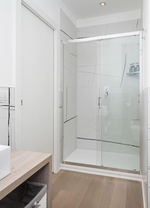 Gioia Studio Apartment Милано Екстериор снимка